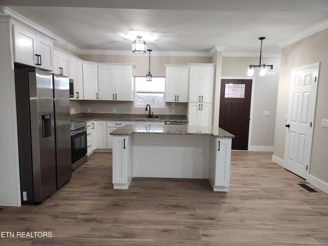 194 W West Park Circle, Decatur, TN 37322