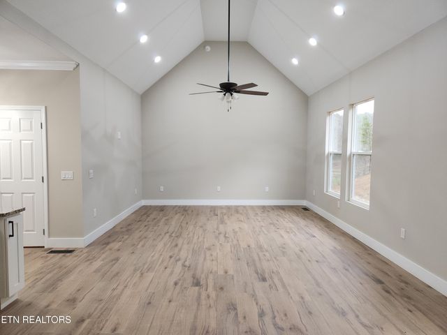 194 W West Park Circle, Decatur, TN 37322