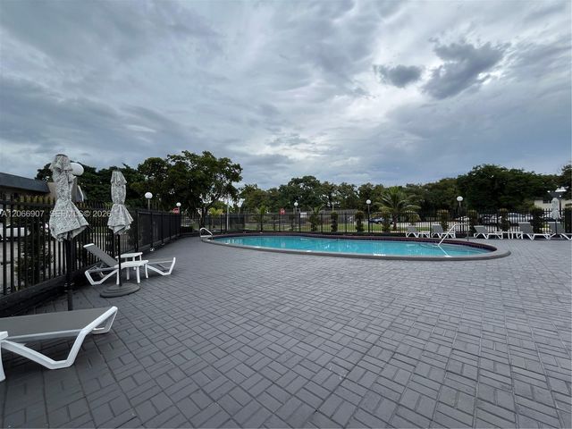 8020 N Colony Circle N 308, Tamarac, FL 33321