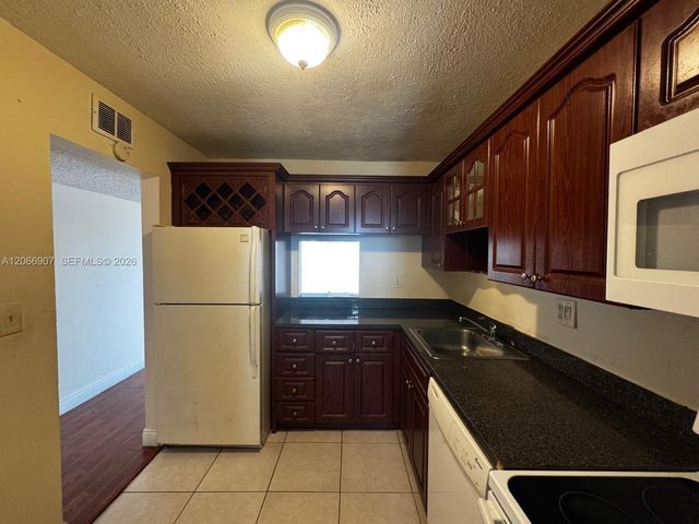 8020 N Colony Circle N 308, Tamarac, FL 33321