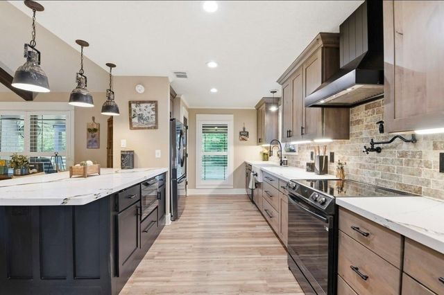 486 Hickory Creek Road, Bellville, TX 77418