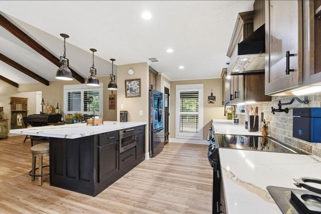 486 Hickory Creek Road, Bellville, TX 77418
