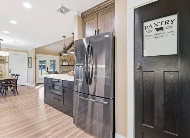 486 Hickory Creek Road, Bellville, TX 77418