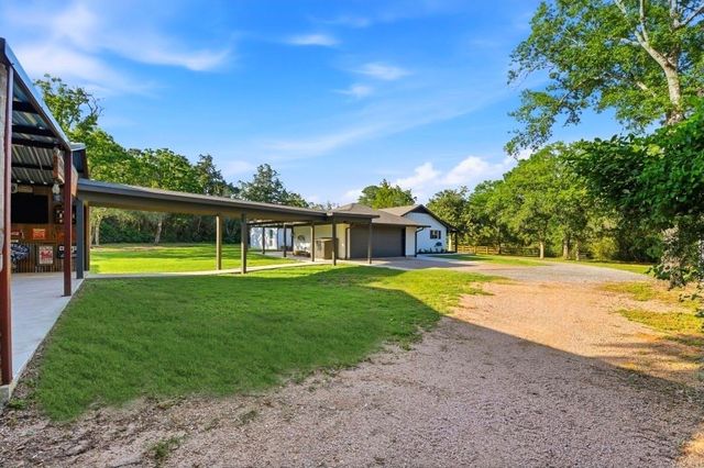 486 Hickory Creek Road, Bellville, TX 77418
