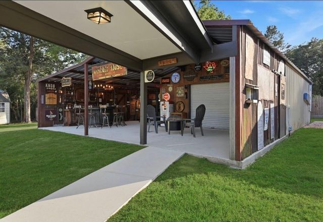 486 Hickory Creek Road, Bellville, TX 77418