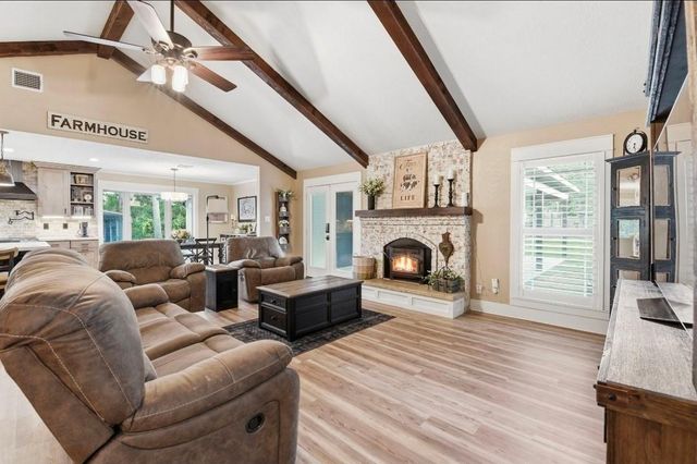 486 Hickory Creek Road, Bellville, TX 77418
