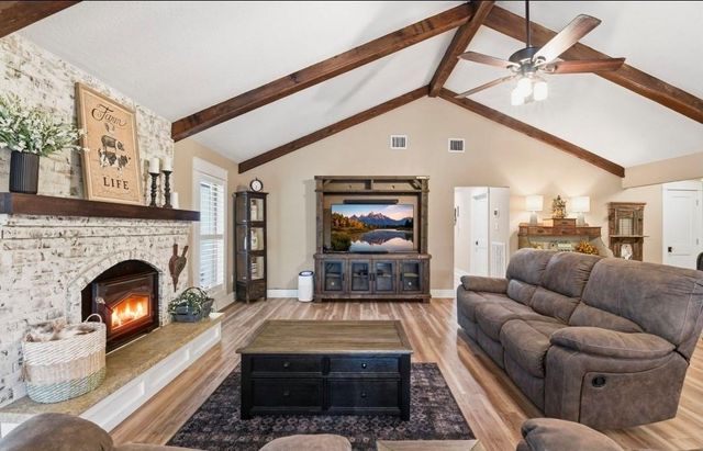 486 Hickory Creek Road, Bellville, TX 77418