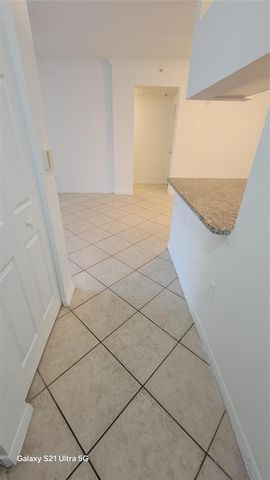 6533 Emerald Dunes Drive 205, West Palm Beach, FL 33411