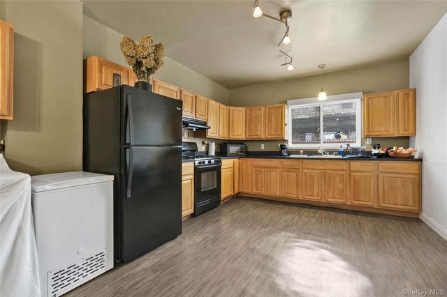 152 Miller Avenue, Brooklyn, NY 11207