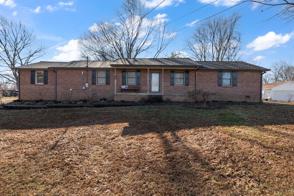 6483 Dogwood Dr, Greenbrier, TN 37073