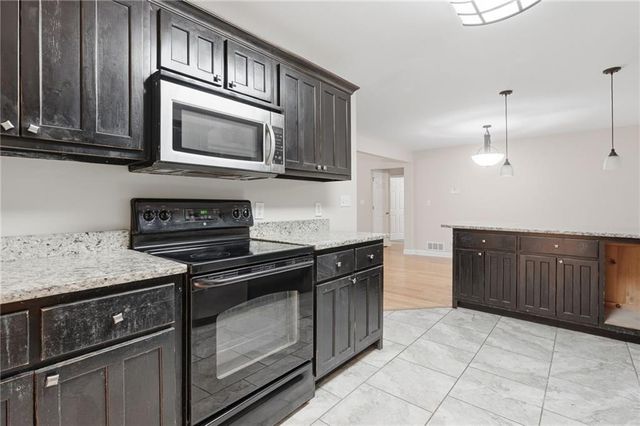 2753 Allyn Way NW, Kennesaw, GA 30152