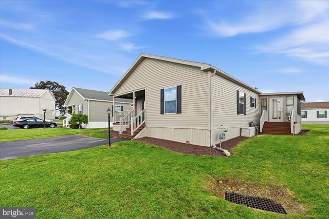 47 MAKENNA AVE, New Holland, PA 17557