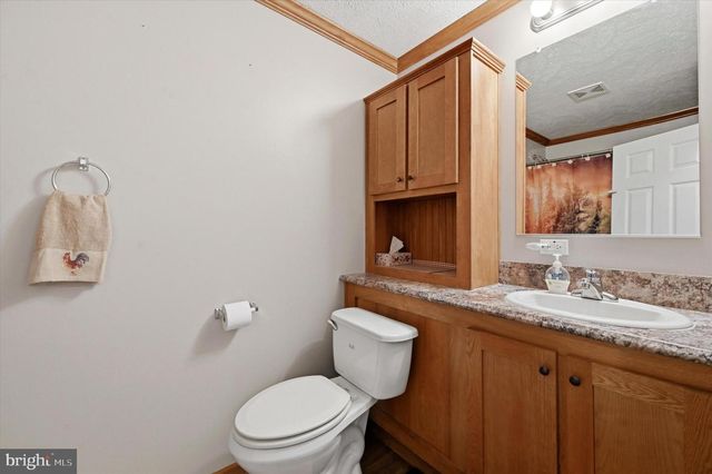 47 MAKENNA AVE, New Holland, PA 17557