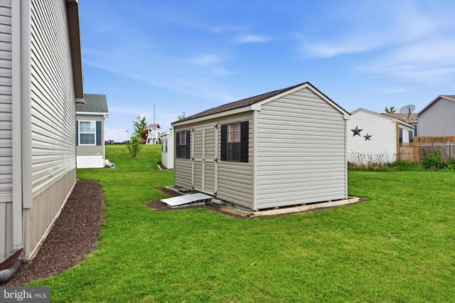 47 MAKENNA AVE, New Holland, PA 17557