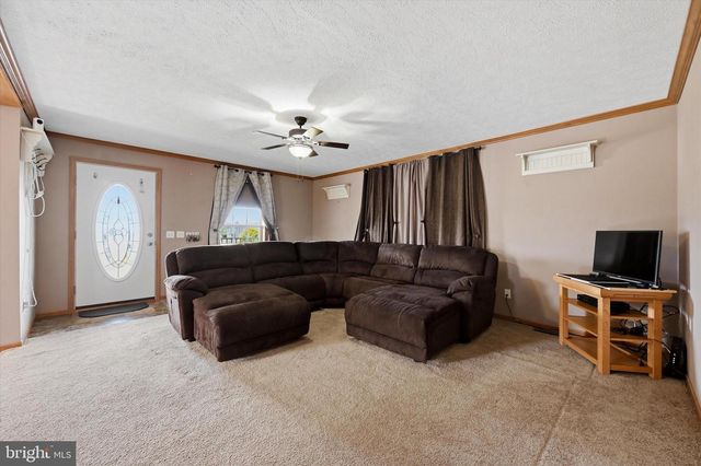 47 MAKENNA AVE, New Holland, PA 17557