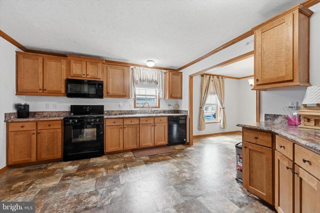 47 MAKENNA AVE, New Holland, PA 17557