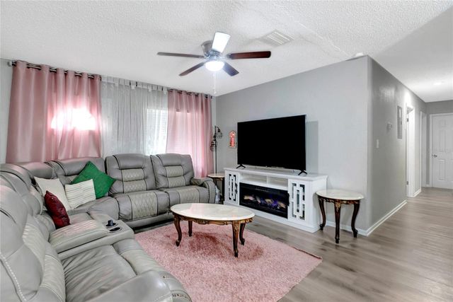 6410 N 44TH STREET, Tampa, FL 33610