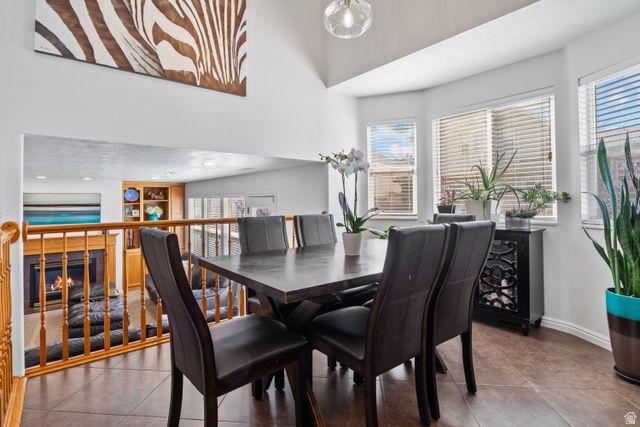 558 EASTPOINTE CIR, North Salt Lake, UT 84054