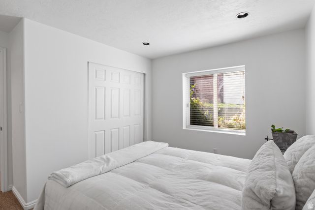 558 EASTPOINTE CIR, North Salt Lake, UT 84054