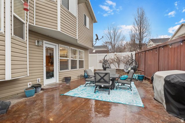558 EASTPOINTE CIR, North Salt Lake, UT 84054