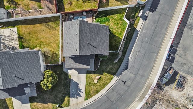 558 EASTPOINTE CIR, North Salt Lake, UT 84054