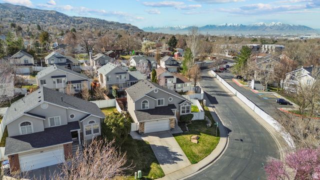 558 EASTPOINTE CIR, North Salt Lake, UT 84054