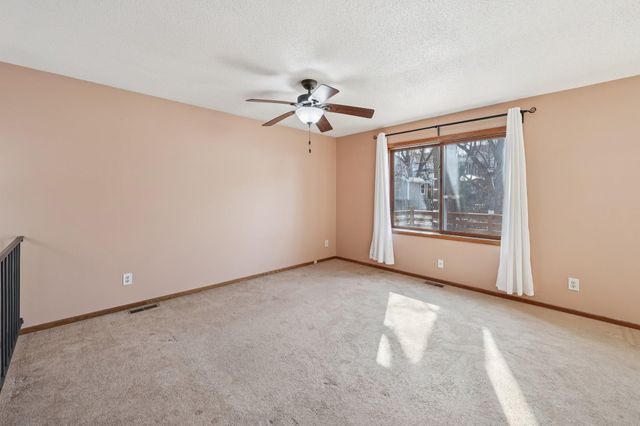 302 Sidney Street E, Saint Paul, MN 55107