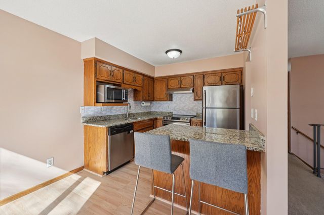 302 Sidney Street E, Saint Paul, MN 55107