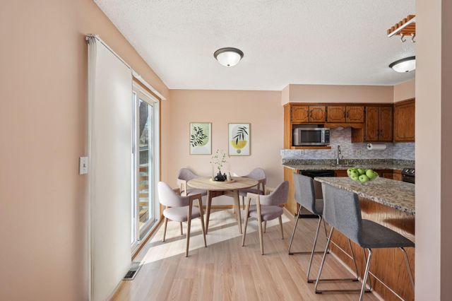 302 Sidney Street E, Saint Paul, MN 55107