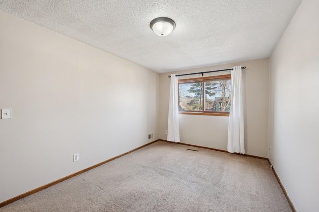 302 Sidney Street E, Saint Paul, MN 55107