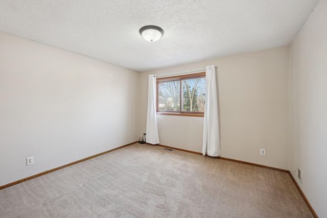 302 Sidney Street E, Saint Paul, MN 55107