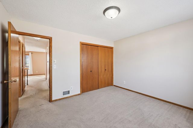 302 Sidney Street E, Saint Paul, MN 55107