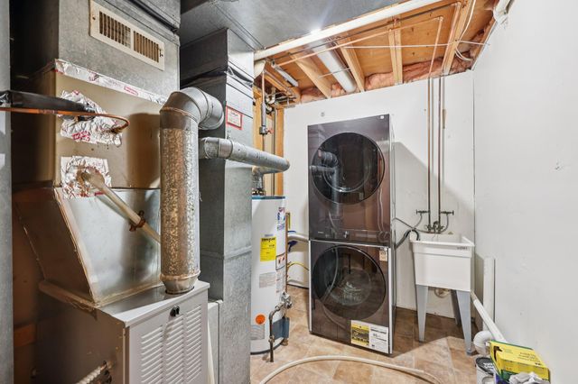 302 Sidney Street E, Saint Paul, MN 55107