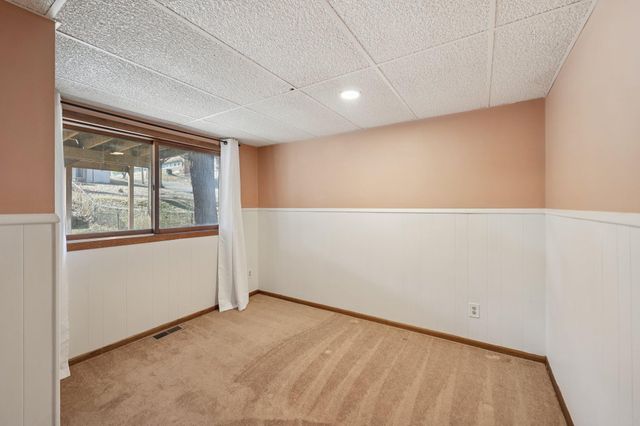 302 Sidney Street E, Saint Paul, MN 55107