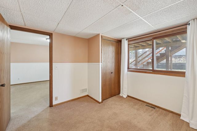 302 Sidney Street E, Saint Paul, MN 55107