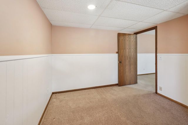 302 Sidney Street E, Saint Paul, MN 55107