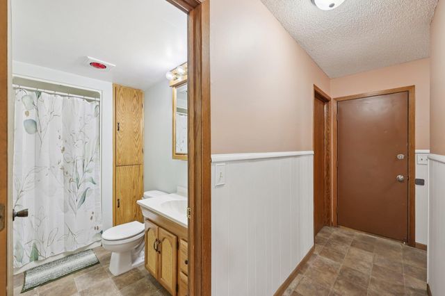 302 Sidney Street E, Saint Paul, MN 55107