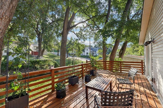 302 Sidney Street E, Saint Paul, MN 55107