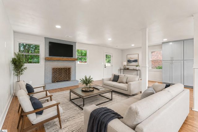 28 Kendal Green Drive, Greenville, SC 29607