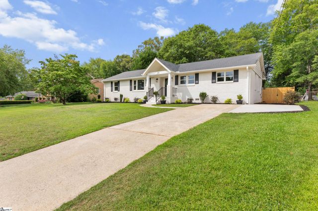 28 Kendal Green Drive, Greenville, SC 29607