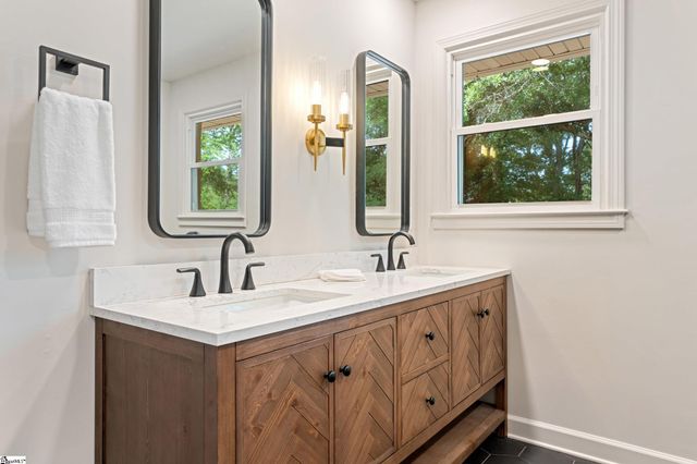 28 Kendal Green Drive, Greenville, SC 29607