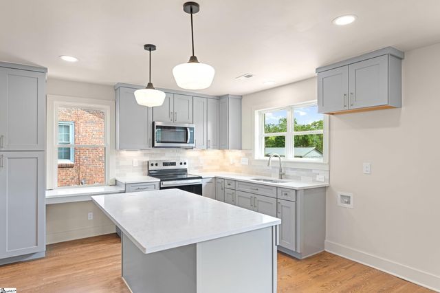 28 Kendal Green Drive, Greenville, SC 29607