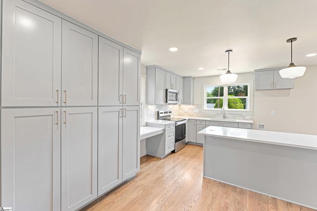 28 Kendal Green Drive, Greenville, SC 29607