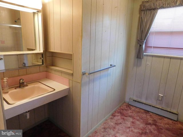 114 CUMBERLAND AVE, Tamaqua, PA 18252