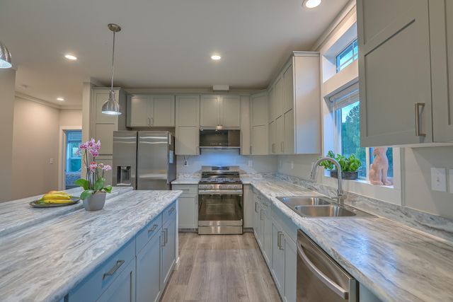 19 Edge Of Woods Road, Tijeras, NM 87059