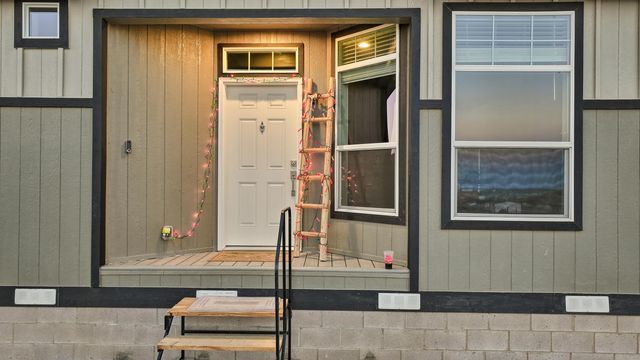 19 Edge Of Woods Road, Tijeras, NM 87059