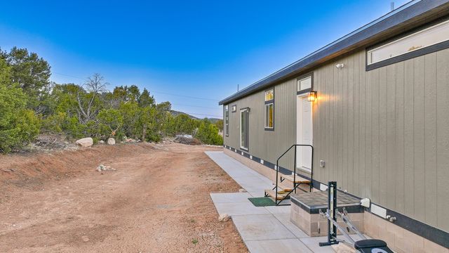 19 Edge Of Woods Road, Tijeras, NM 87059