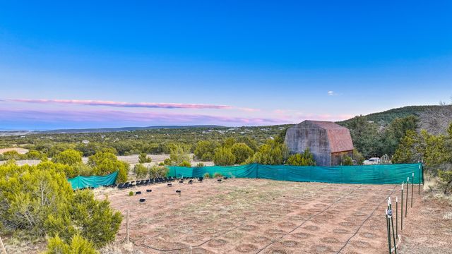 19 Edge Of Woods Road, Tijeras, NM 87059