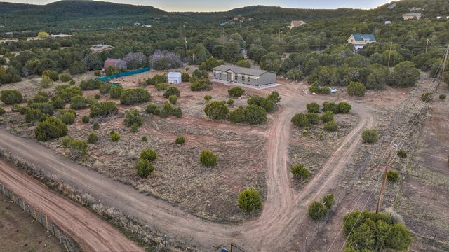 19 Edge Of Woods Road, Tijeras, NM 87059