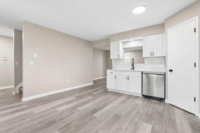 235 Haystack Avenue, Pataskala, OH 43062
